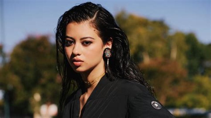 Amber Midthunder Biography, Height & Life Story Super Stars Bio