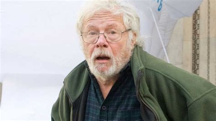 bill oddie ill