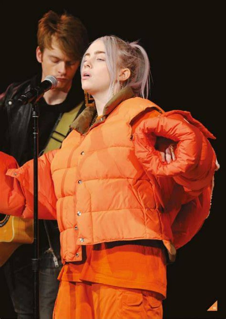 Billie Eilish debuts her "soft" hip tattoo
