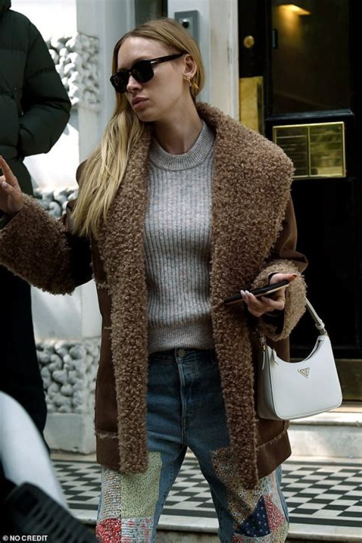 Expecting: Roxy cut a stylish figure as she stepped put a day after her pregnancy announcement
