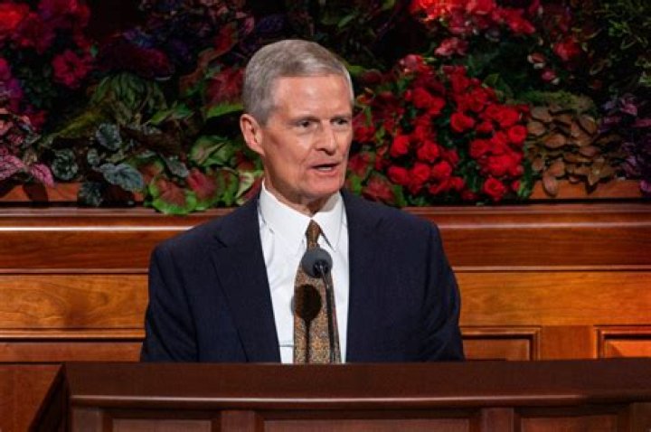 From left, Elder David A. Bednar, Sister Susan Bednar, Sister Harriet Uchtdorf and President Dieter F. Uchtdorf outside the Freiberg Germany Temple on Sept. 4, 2016.
