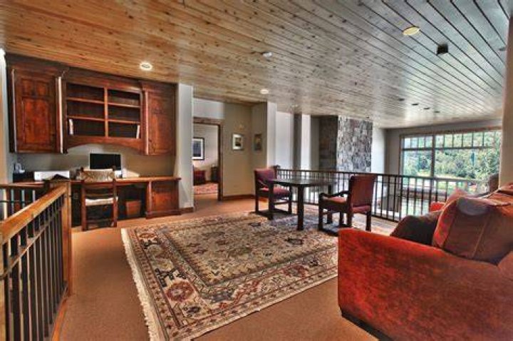 lisa kudrow home living room z