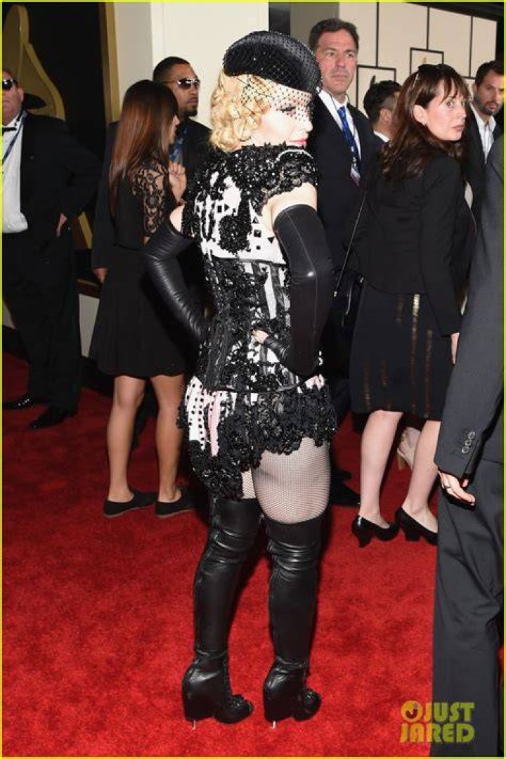 Madonna flashes her backside to the "Tonight Show" audience.