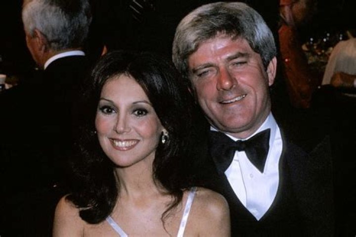 Marlo Thomas and Phil Donahue during the Iris Awards Banquet on March 4, 1978, in Los Angeles, California | Source: Getty Images