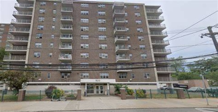PHOTO: Dozens of public housing employees in New York City were arrested as part of a corruption investigation.