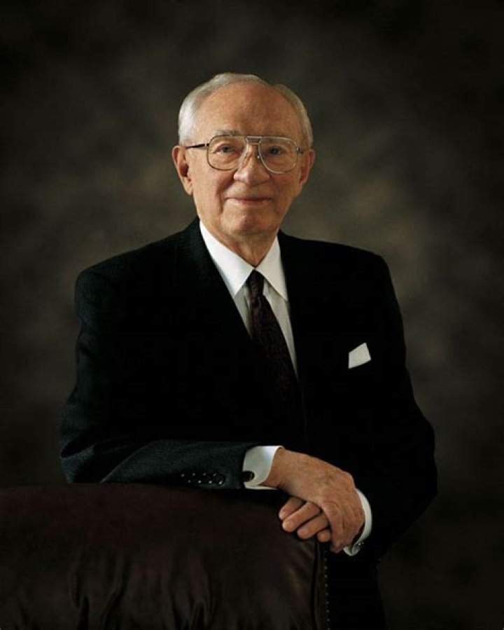 President Gordon B. Hinckley gets into car during time of the Freiberg Germany Temple rededication in 2002.