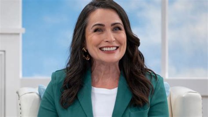 Rena Sofer as Lois Cerullo in General Hospital